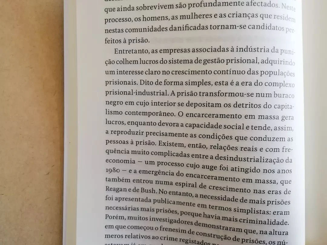 As Prisões Estão Obsoletas? - Image 5